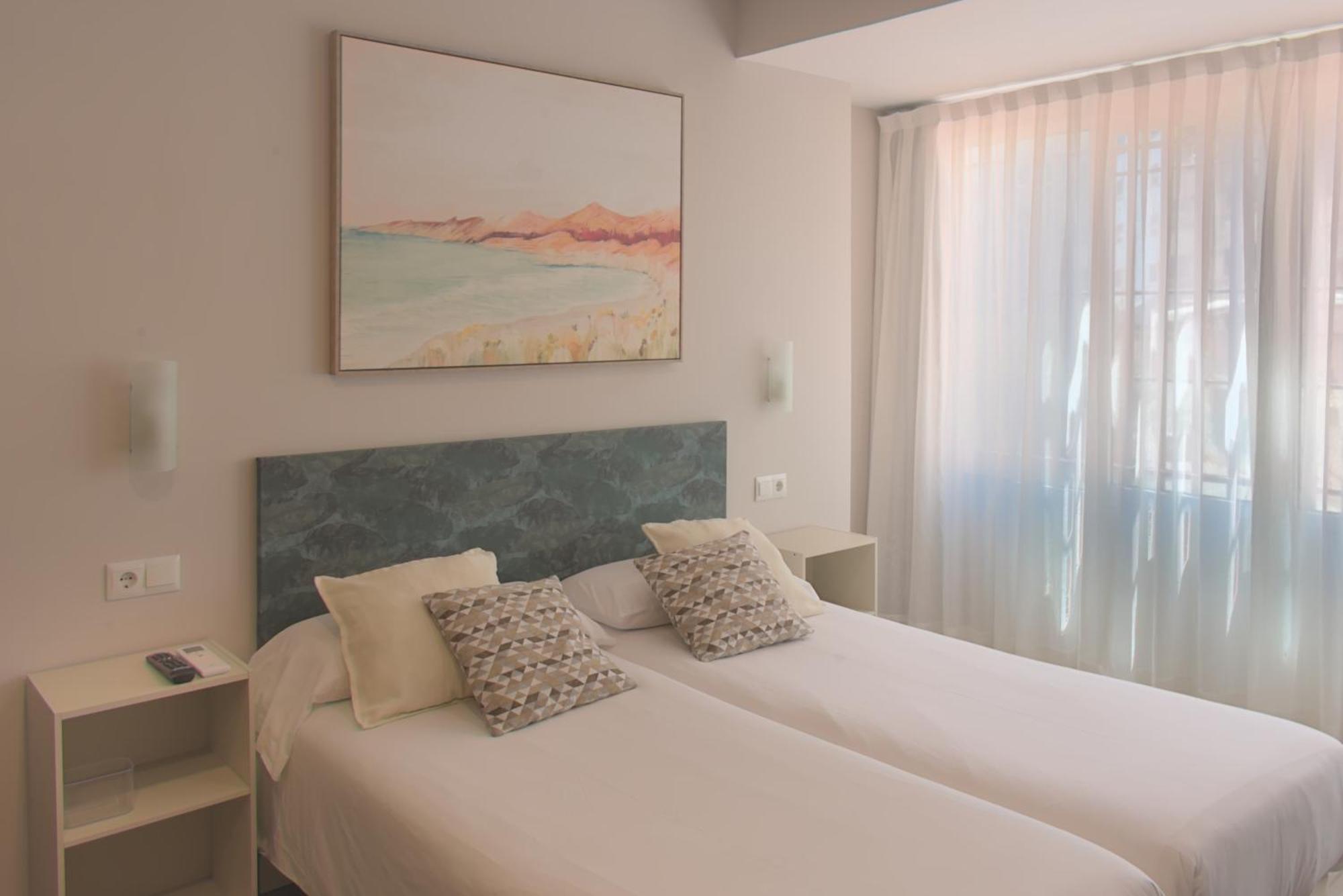 Dormavalencia Hostel Regne Exterior photo